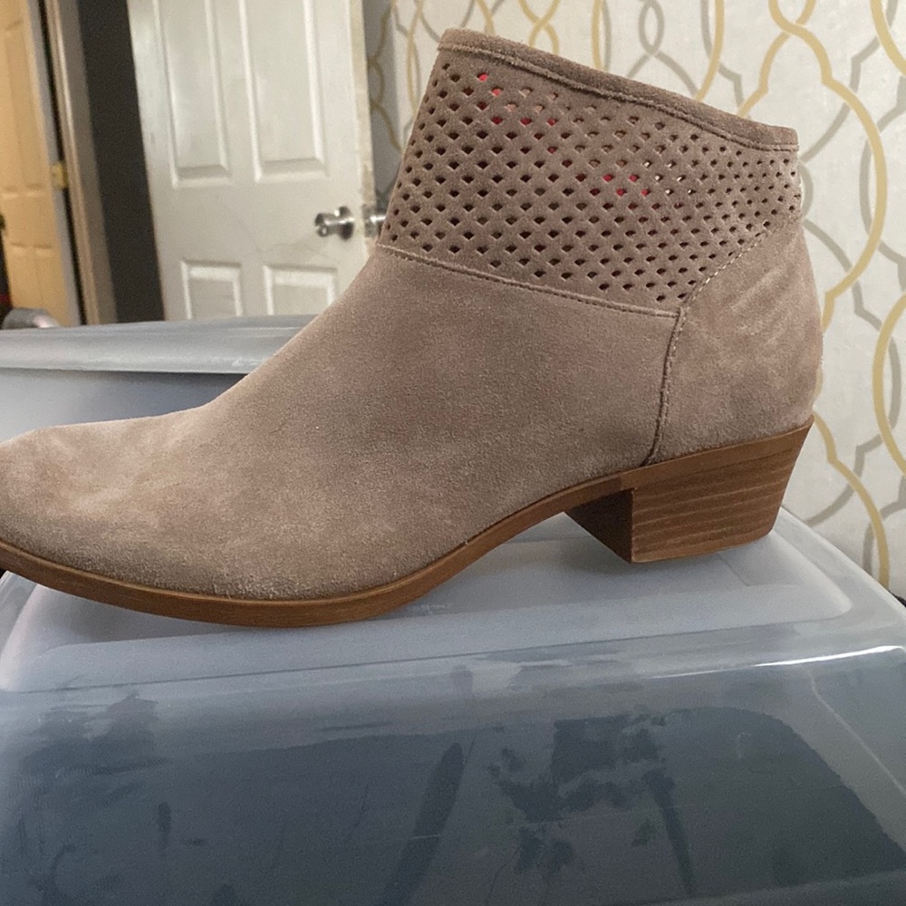 Suede Taupe Dark ankle boots
